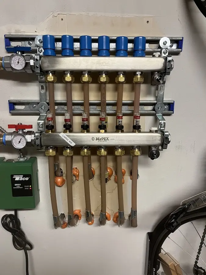 Plumber performing Gas Leak Detection at a residential property in La Verkin